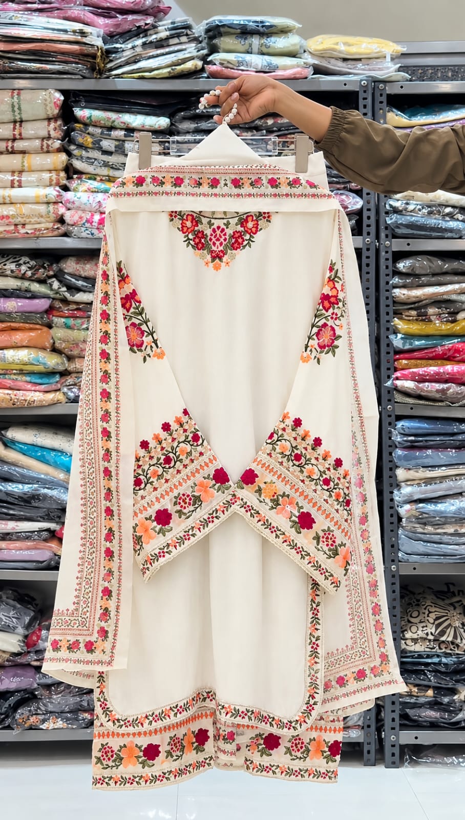 3 PCS Elegant Embroidered 3-Piece Suit